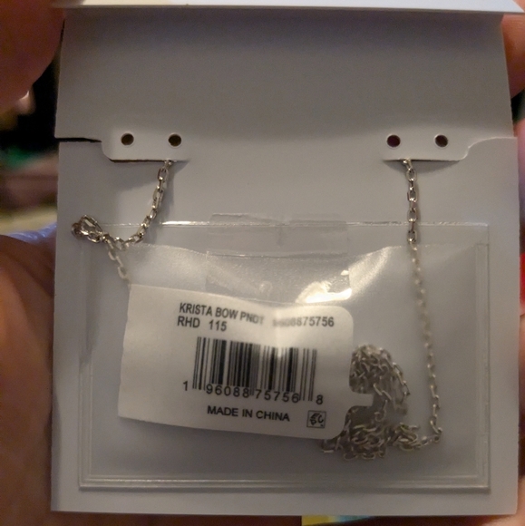 Kendra Scott Krista Silver Bow Short Pendant Necklace in White Mix - Picture 5 of 5